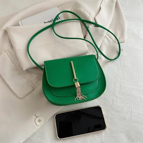 Bolso de Silla Minimalista de Cuero PU Color Sólido Con Borlas Decoración Metal Bolso Bandolera Pequeño para Mujer Moda Diaria