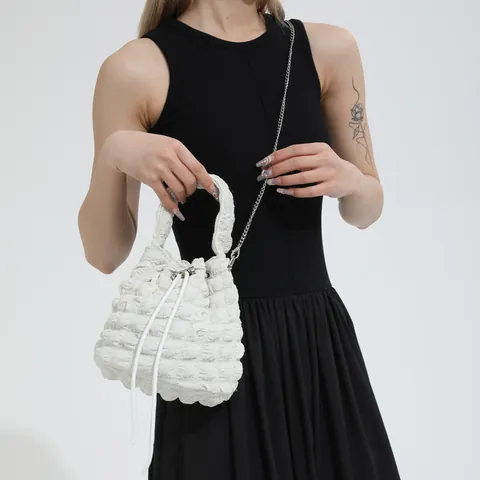 Damen Casual Puffy Bubble Textur Eimertasche Cloud Kordelzug Handtasche Mit Metallkette Schulter Umhängetasche