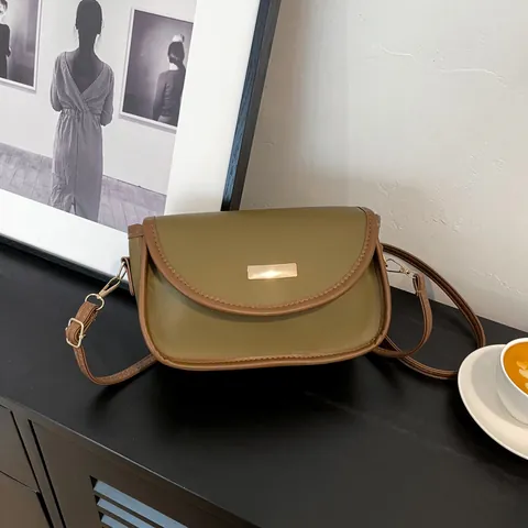 Borsa Quadrata Piccola da Donna Minimalista a Blocchi di Colore in Pelle PU con Patta Borsa a Tracolla con Decorazione in Metallo