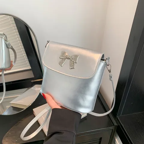 Borsa a Tracolla da Donna in Pelle PU con Fiocco Stile Dolce Mini Borsa a Spalla Quadrata per Uso Quotidiano Casual Streetwear Bucket Bag