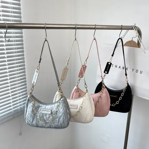 Bolso de Axila Plisado para Mujer Minimalista Cuero PU Bolso Hobo Decoración Cadena Flores Oro Color Sólido Bolso de Hombro