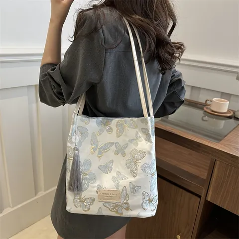 Bolso Tote de Mujer Elegante Bordado Mariposa Flor Satén Jacquard Bolso de Hombro Con Borla Gran Capacidad Bolso de Viaje