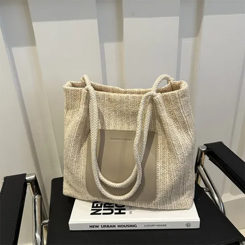 Bolso Tote de Paja Trenzada para Mujer Gran Capacidad Bolso de Hombro Casual Verano Playa Con Parche de Cuero Letra