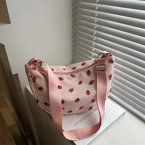 Sac à Épaule Hobo en Velours Côtelé avec Imprimé Fraise pour Femme Sac à Bandoulière Croissant Style Doux et Minimaliste
