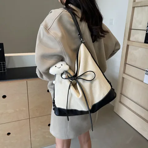 Sac à Dos Femme Grande Capacité en Toile Denim Patchwork Avec Noeud Mode Sac Fourre-tout Multi-usage Avec Pendentif Nuage