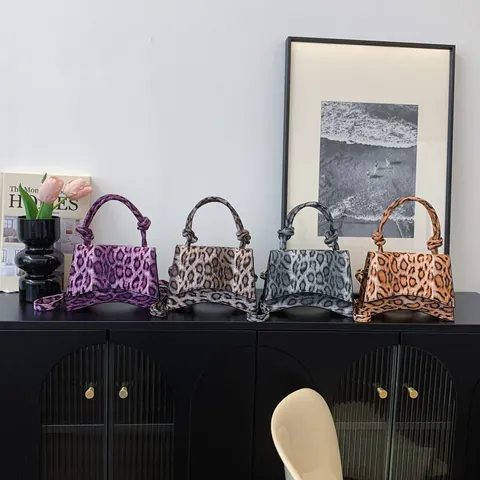 Sac Bandoulière Imprimé Léopard Vintage Forme Sablier Femmes Cuir PU Poignée à Nœud Sac à Main Carré Mode à Rabat