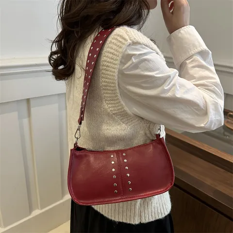 Bolso de Axila de Cuero PU con Remaches Vintage para Mujer Bolso de Hombro Punk de Moda Color Sólido Cremallera Bolso Baguette