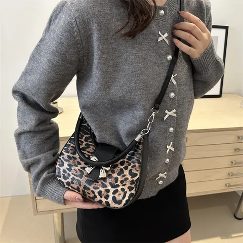 Borsa Sottobraccio da Donna con Fiocco Leopardato in Pelle PU Fiocco in Metallo Argentato Borsa a Tracolla Moda Tote Crescent Accessori Streetwear
