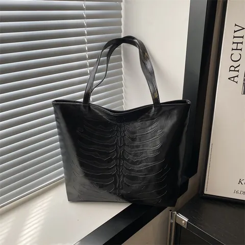 Bolso Tote de Mujer de Cuero PU con Relieve de Esqueleto Caja Torácica Gran Capacidad Bolso de Hombro Gótico Minimalista Casual