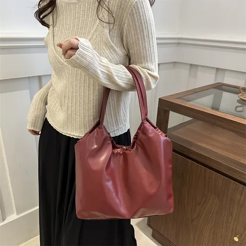 Women's Pleated PU Leather Tote Bag Cloud Underarm Shoulder Bag Minimalist Large Capacity Commuter Handbag Solid Color