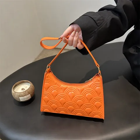 Women's Simple PU Leather Underarm Bag With Scalloped Embossed Pattern Urban Fashion Solid Color Small Shoulder Bag Zipper Daily Elegant Handbag