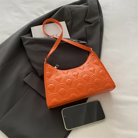 Women's Simple PU Leather Underarm Bag With Scalloped Embossed Pattern Urban Fashion Solid Color Small Shoulder Bag Zipper Daily Elegant Handbag