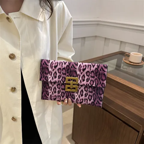 Cartera de Mano Sobre con Estampado de Leopardo a la Moda para Mujer Bolso de Noche con Cierre Geométrico Dorado
