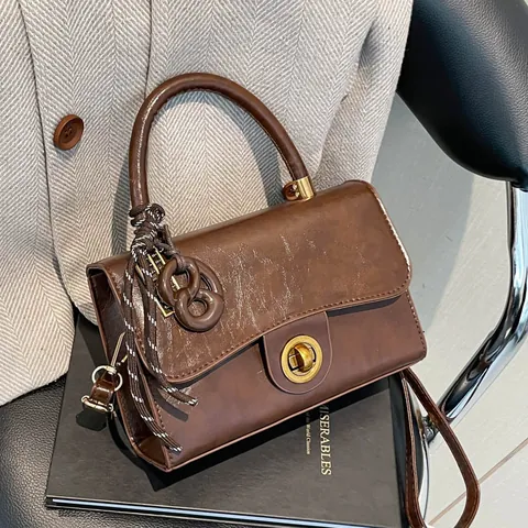 Dames Franse Vintage PU Leer Vierkante Handtas Goud Metaal Daisysluiting Kantoor Schouder Crossbody Tas Met Hanger Vrouwen
