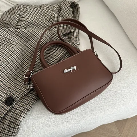 Dames Minimalistische PU-leren Kleine Vierkante Tas Vintage Metalen Logo Handtas Effen Kleur Crossbody Schoudertas Verstelbaar