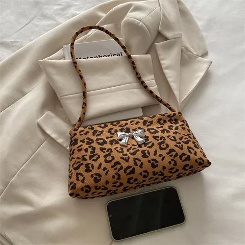 Vintage Dames Onderokseltas Met Luipaardprint Metalen Vlinder Fluweelachtige Stof Slanke Schoudertas Mode Dagelijkse Tas