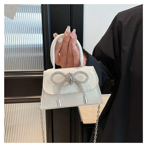 Damen Mini PU Leder Handtasche Französischer Stil Umhängetasche Mit Strass Schleife Silberne Metallkette Schultertasche Kleine Quadratische Tasche