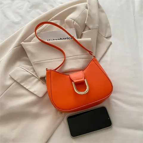 Bolso de Axila de Cuero PU para Mujer Media Luna Minimalista Color Sólido Bolso de Hombro Hobo Con Hebilla de Metal Dorado Cierre de Cremallera Bolso de Viaje