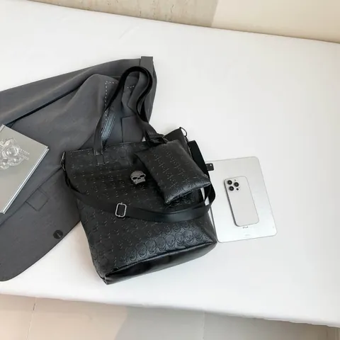 Borsa Tote in Pelle PU con Teschio Sbalzato e Pochette Borsa a Spalla Grande Capacità con Teschio in Metallo 3D Stile Punk