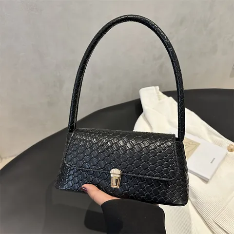 Large Capacity Woven Underarm Bag For Women Vintage Baguette Bag Gold Lock PU Leather Shoulder Bag Fashion Square Handbag