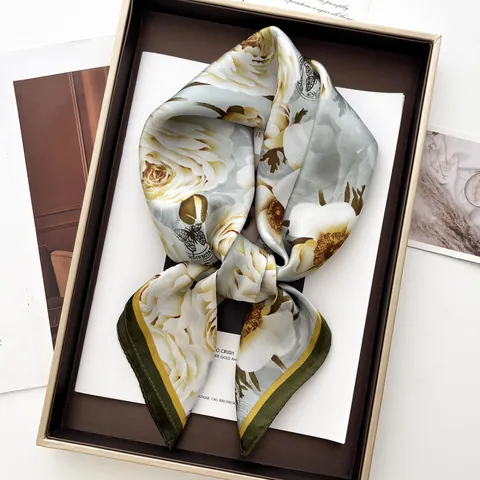Sciarpa Quadrata in Satin Floreale Vintage per Donna Stampa Botanica di Rose e Farfalle Foulard per Capelli e Collo