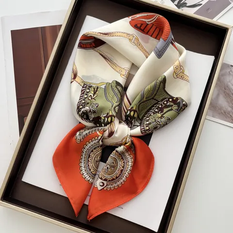 Vintage Equestrian Pattern Satin Square Scarf For Women Fashion Western Style Chain Belt Print Silk Feel Head Hair Neck Scarf Decorative Accessory