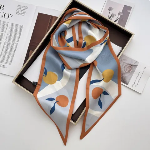 Foulard Twilly Élégant en Satin pour Femmes Imprimé Fruits Abstrait Bandeau de Cheveux Accessoire Poignée de Sac