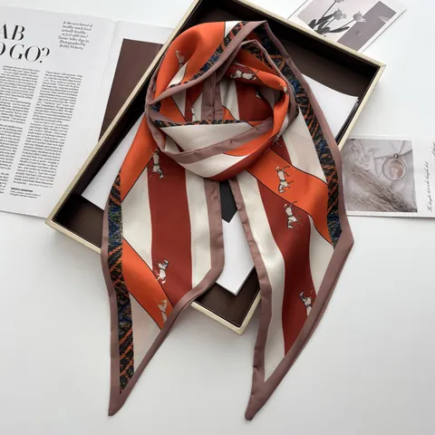 Foulard Twilly in Raso Francese Retrò con Stampa di Cavalli e Leopardo per Donna a Strisce Geometriche Sottile in Raso