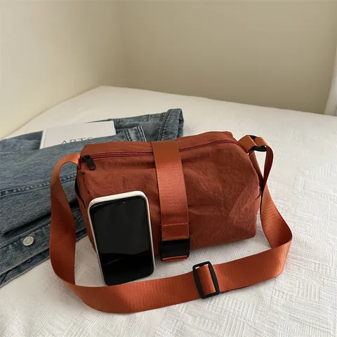 Bolso Bandolera Informal de Tela Oxford para Mujer Ligero Impermeable Minimalista Color Sólido Correa Ajustable Bolso de Mensajero Estilo Utility Commuting Toast Bag