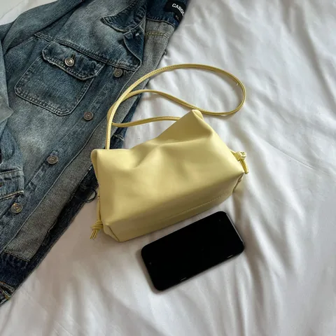 Sac Nuage Plissé à la Mode pour Femmes en Cuir PU Sac Seau Bandoulière Avec Charme Nœud en Dentelle Künstliche Perle Sac à Main