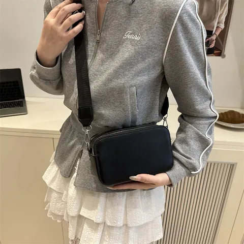 Borsa da Donna in Pelle PU Stile Fotocamera Borsa a Tracolla Minimalista Quadrata Con Tracolla Larga Regolabile e Doppia Cerniera