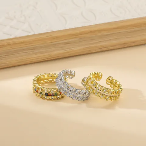 Anello Aperto Regolabile in Rame Placcato Oro Vintage con Pizzo Svuotato per Donna Gioielli Retro con Zircone Colorato