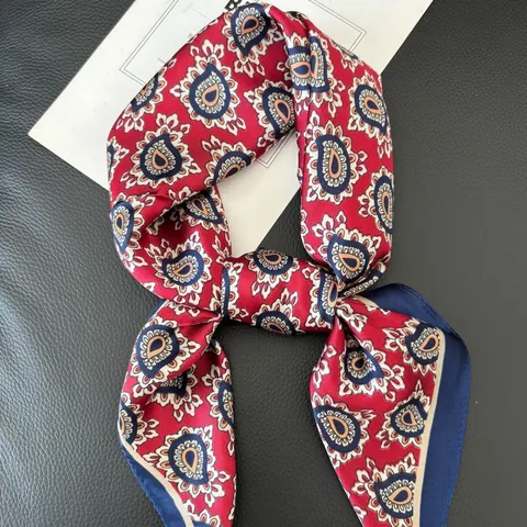 Women Satin Square Scarf Elegant Printed Neck Wrap Fashion Floral Paisley Horsebit Pattern Bandana Accessory For Ladies