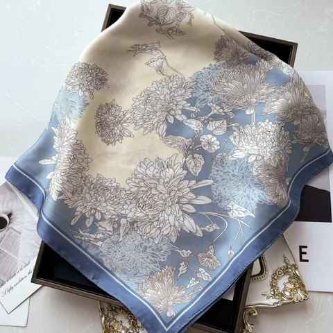 Women Literary Vintage Daisy Floral Print Square Satin Scarf Elegant Silk Like Neck Scarf For Mother Gift Spring Accessory