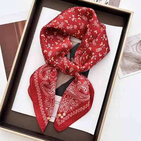 Elegante Foulard Quadrato in Satin da Donna con Stampa Floreale Paisley Morbido Fazzoletto da Collo Protezione Solare Accessorio Moda