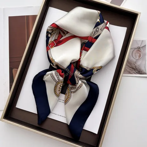 Damen Vintage Satin Viereckiges Tuch Reitsport Kette Gürtel Muster Kopftuch Halstuch Dunkelblau Floral Bedruckt Schal