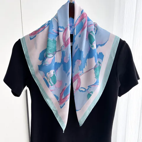Damen Abstrakter Blumendruck Satin Quadratischer Schal Vintage Chinesischer Stil Leichter Seidiger Halstuch Für Sommer Dekoration