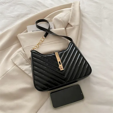Damen Gesteppte Unterarmtasche Kunstleder Chevron Umhängetasche Gold Metallschloss Kettengurt Minimalistisch Kleine Hobo Tasche