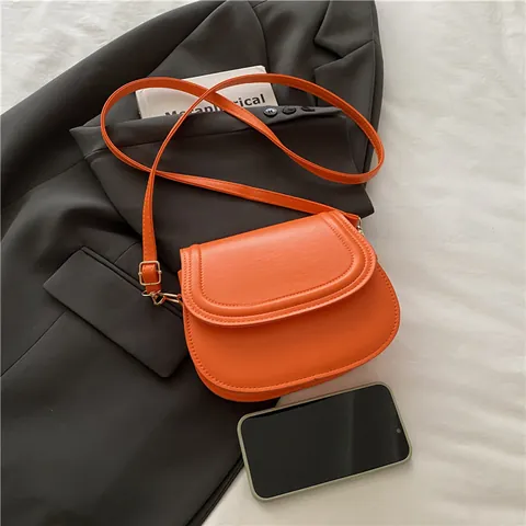 Damen Mode PU Leder Satteltasche Einfarbig Kleine Umhängetasche Mit Verstellbarem Riemen Casual Schultertasche