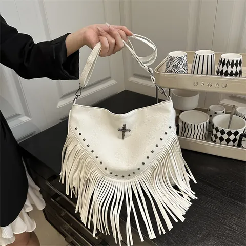 Borsa a Tracolla da Donna Vintage Punk con Borchie e Nappine in Pelle PU Croce Gotica Borsa Sottobraccio Bohemian Fringe Messenger