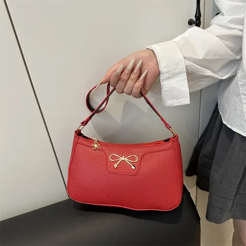 Damen Mode Schleife Unterarmtasche Lychee Textur Kunstleder Schultertasche Mit Metallschleife Blumenanhänger Schicke Handtasche