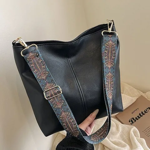 Damen Große Kapazität PU Leder Schultertasche Mit Breitem Ethnischem Muster Gurt Stilvolle Retro Hobo Tote Umhängetasche