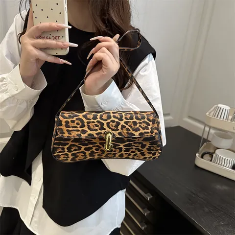 Vintage Leopard Print Underarm Bag PU Leather Fashion Baguette Handbag Women Shoulder Bag Retro Gold Clasp Accessory
