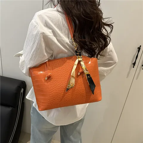 Borsa Tote da Donna con Motivo Coccodrillo e Sciarpa di Raso Grande Capacità in Pelle PU per Ufficio