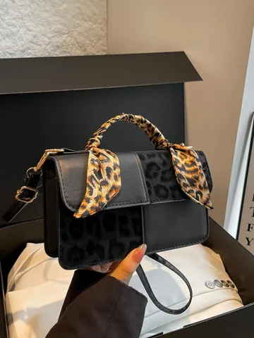 Sac à Épaule en Cuir PU Vintage avec Poignée en Foulard Léopard pour Femmes Sac à Main Carré Patchwork Bandoulière