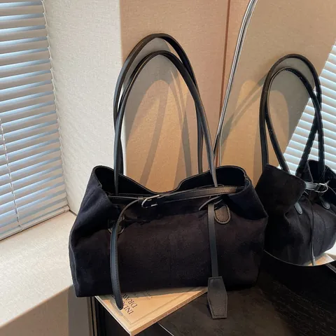 Borsa Tote in Pelle PU Scamosciata Opaca Retro da Donna Grande Capacità Borsa a Tracolla da Pendolare Con Fibbia e Cinturini Decorativi
