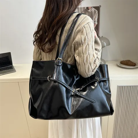Bolso de Mano de Cuero PU Minimalista Vintage para Mujer Bolso de Hombro de Gran Capacidad Con Hebilla de Cinturón Bolso de Conmutar