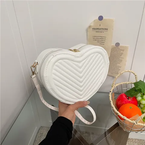 Women Heart Shaped Chevron Quilted Crossbody Bag PU Leather Small Square Shoulder Bag With Gold Zipper Fashion Handbag