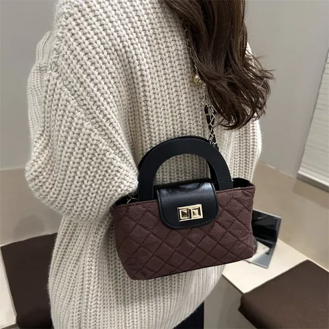 Borsa a Tracolla Trapuntata alla Moda per Donna Borsa a Spalla con Catena d'Oro e Sfera di Metallo Regolabile Borsa a Mano Retrò