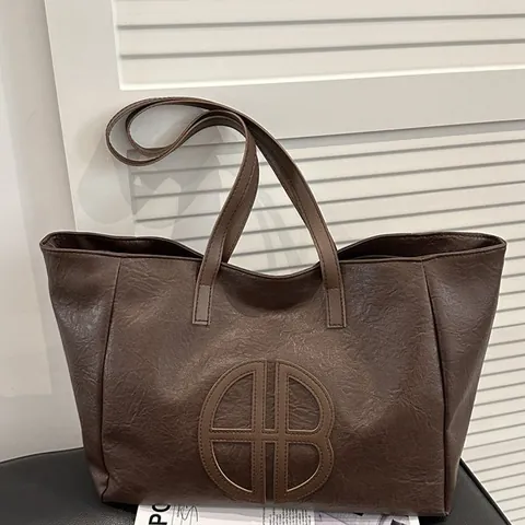 Damen Große Kapazität PU Leder Einkaufstasche Urban Commuter Schultertasche Mit Geprägtem Buchstaben Logo Reißverschluss Handtasche